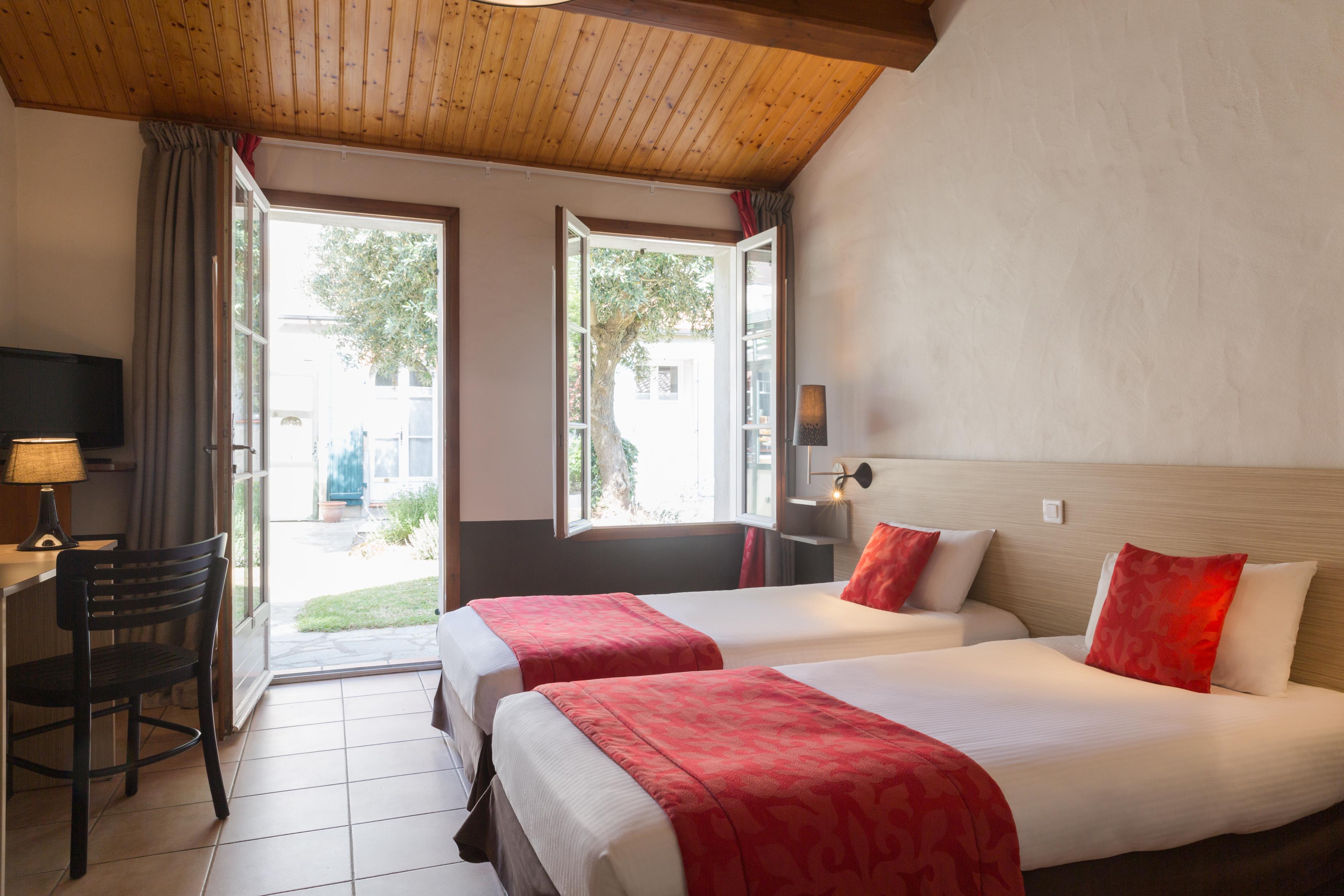 Domaine Le Martinet, The Originals Relais Hotel Bouin  Exterior photo