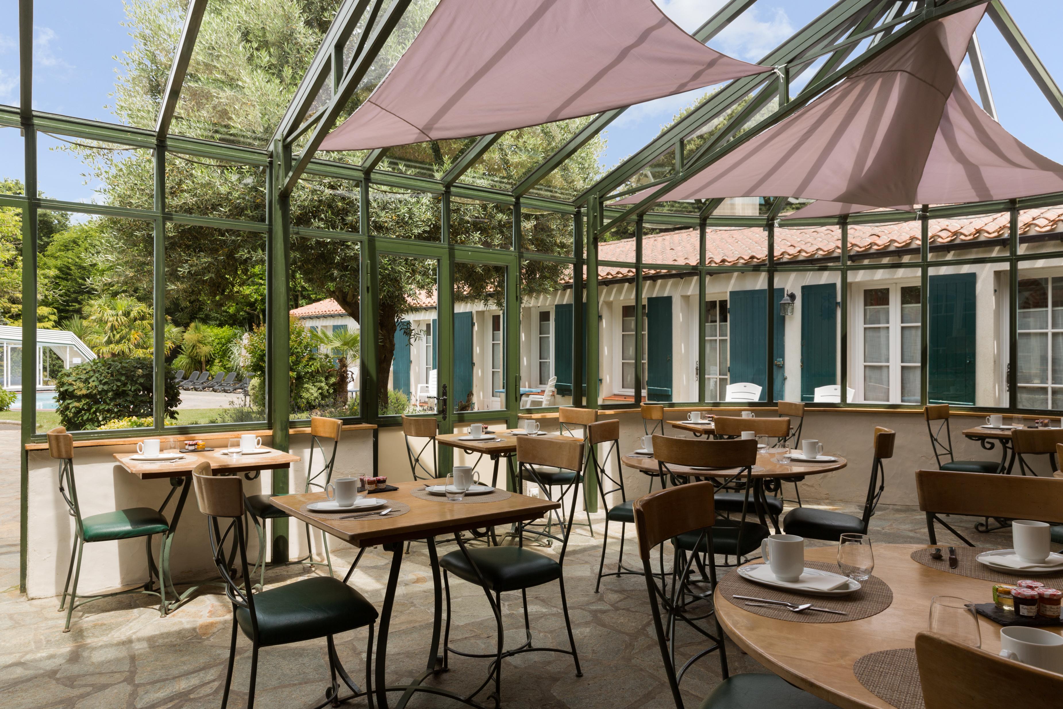 Domaine Le Martinet, The Originals Relais Hotel Bouin  Exterior photo