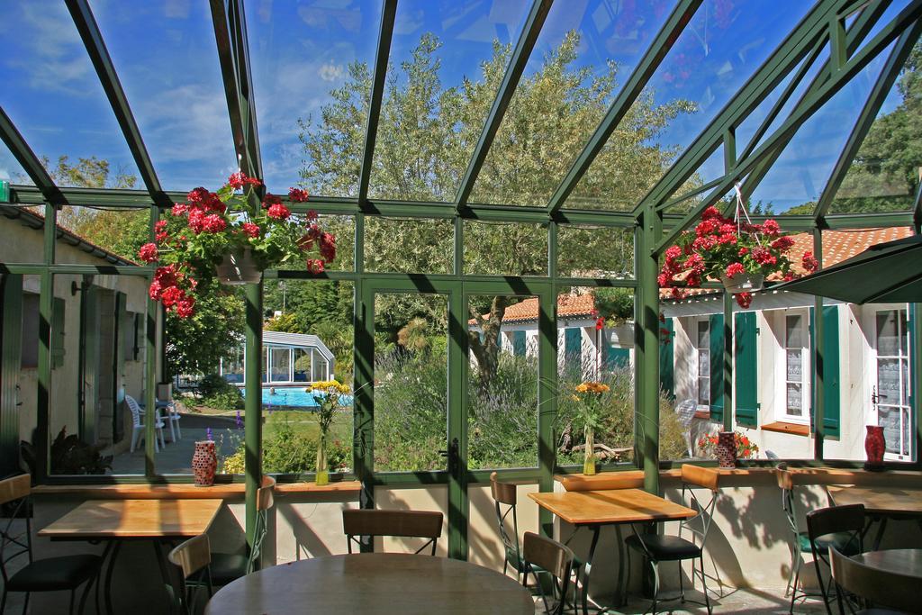 Domaine Le Martinet, The Originals Relais Hotel Bouin  Exterior photo